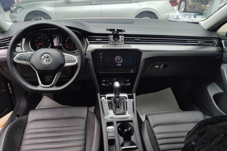 Used Volkswagen Magotan 2020 330TSI DSG Leading Model Center Console