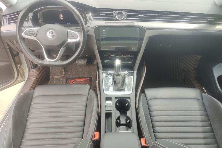 Used Volkswagen Magotan 2020 330TSI DSG Leading Model Center Console