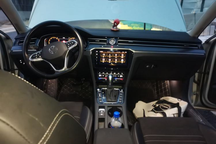 Used Volkswagen Magotan 2020 330TSI DSG Luxury Edition Center Console