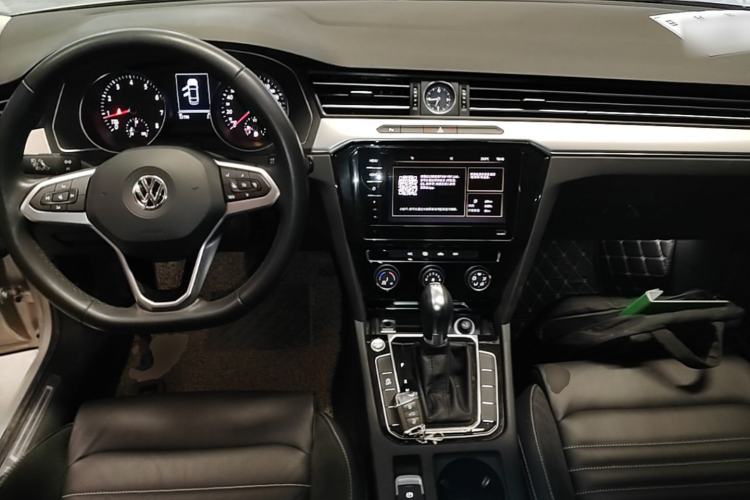 Used Volkswagen Magotan 2020 280TSI DSG Comfort Edition Center Console