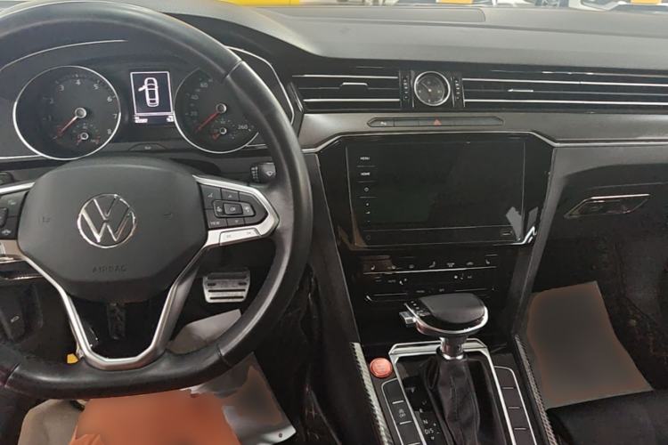 Used Volkswagen Magotan 2020 330TSI DSG Leading Model Center Console