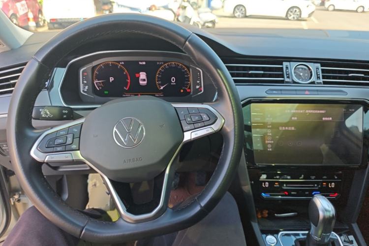 Used Volkswagen Magotan 2020 330TSI DSG Luxury Edition Center Console