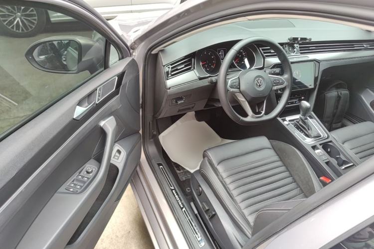 Used Volkswagen Magotan 2020 330TSI DSG Leading Model Driver Seat