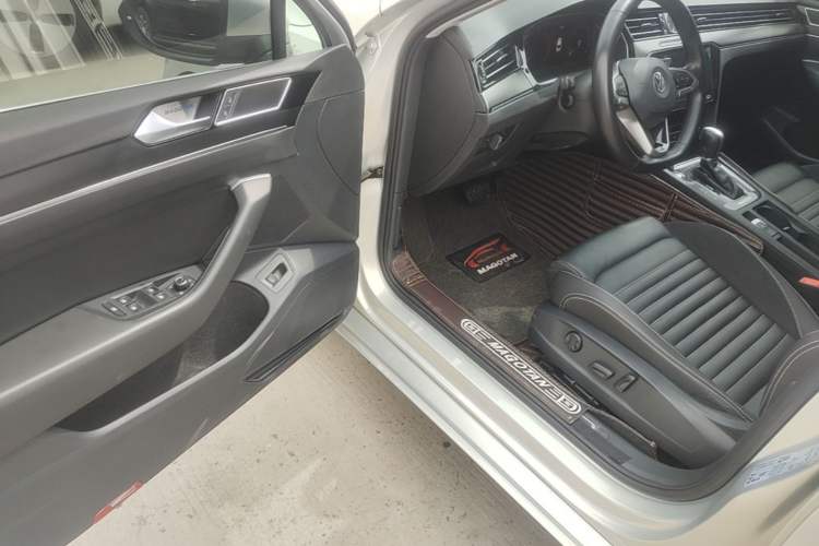 Used Volkswagen Magotan 2020 330TSI DSG Leading Model Driver Seat