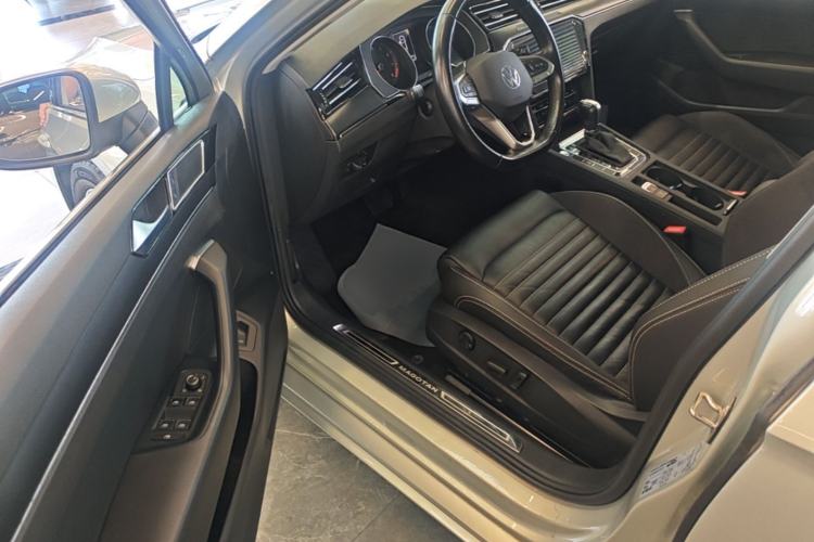 Used Volkswagen Magotan 2020 330TSI DSG Leading Model Driver Seat