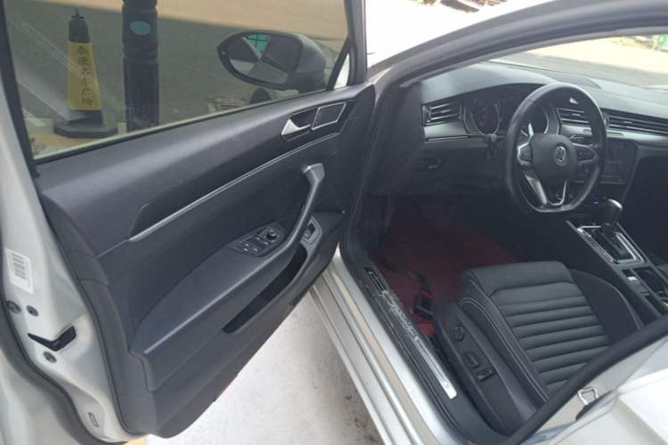 Used Volkswagen Magotan 2020 330TSI DSG Leading Model Driver Seat