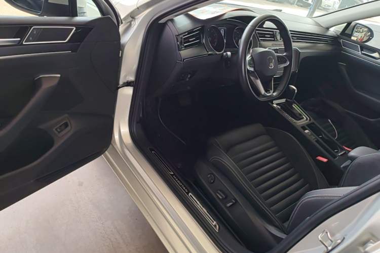 Used Volkswagen Magotan 2020 330TSI DSG Luxury Edition Driver Seat