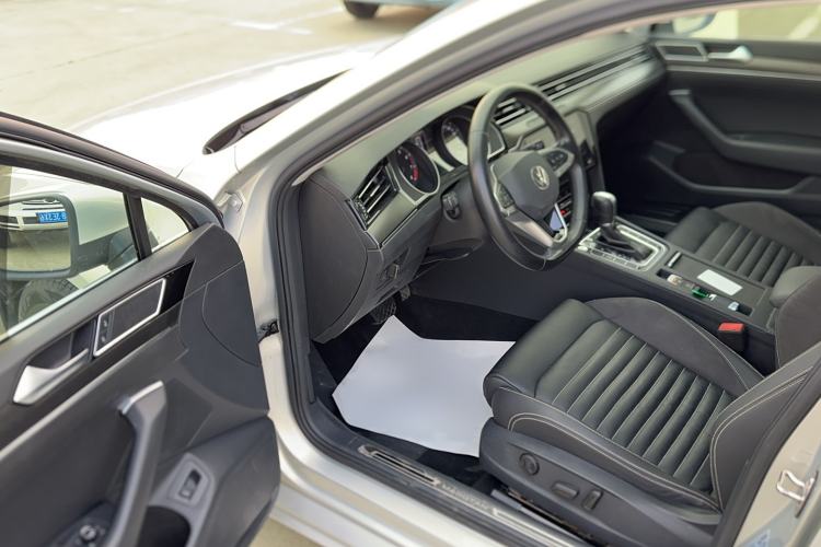 Used Volkswagen Magotan 2020 330TSI DSG Leading Model Driver Seat