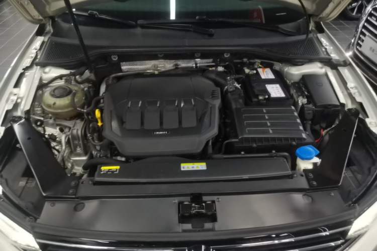 Used Volkswagen Magotan 2020 330TSI DSG Luxury Edition Engine Bay