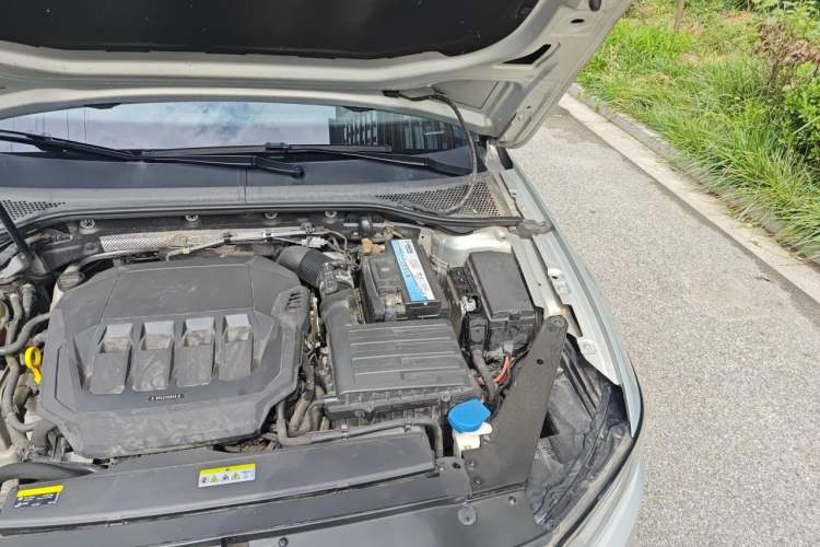 Used Volkswagen Magotan 2020 330TSI DSG Luxury Edition Engine Bay Left