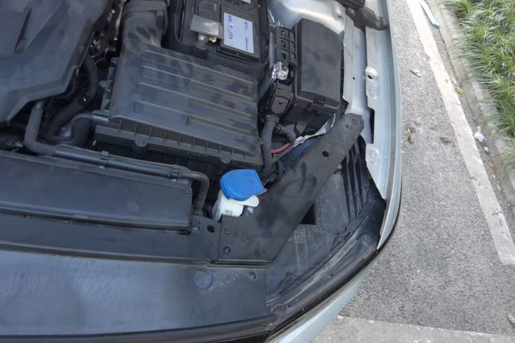 Used Volkswagen Magotan 2020 330TSI DSG Luxury Edition Engine Bay Left