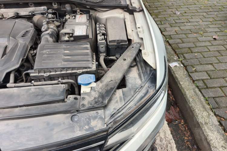 Used Volkswagen Magotan 2020 330TSI DSG Luxury Edition Engine Bay Left