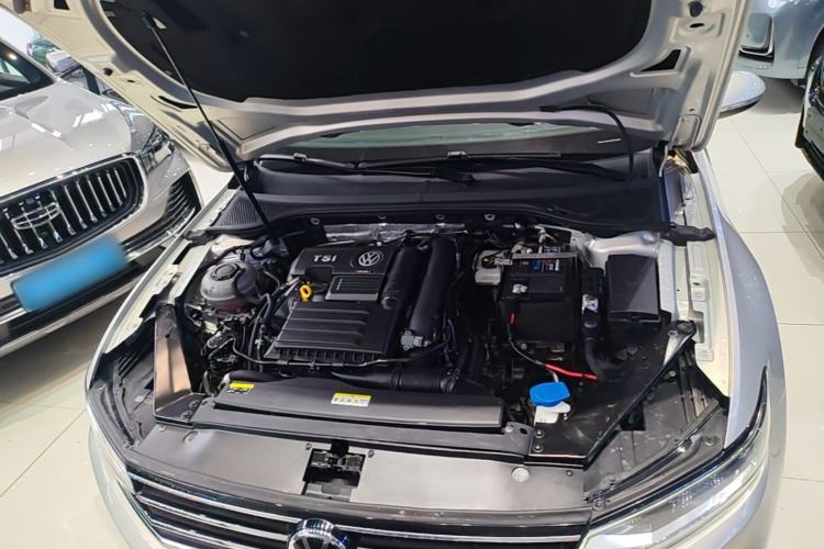 Used Volkswagen Magotan 2020 280TSI DSG Comfort Edition Engine Bay