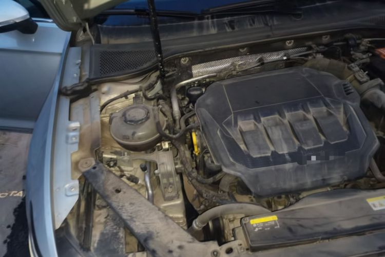 Used Volkswagen Magotan 2020 330TSI DSG Luxury Edition Engine Bay Right