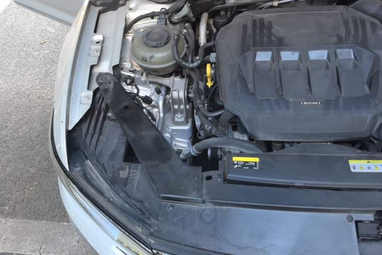 Used Volkswagen Magotan 2020 330TSI DSG Luxury Edition Engine Bay Right