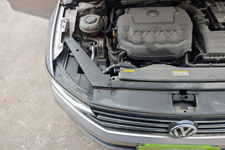 Used Volkswagen Magotan 2020 330TSI DSG Luxury Edition Engine Bay Right