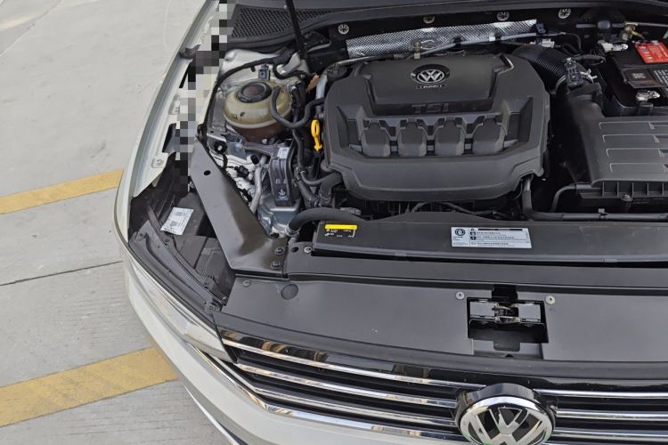 Used Volkswagen Magotan 2020 330TSI DSG Luxury Edition Engine Bay Right