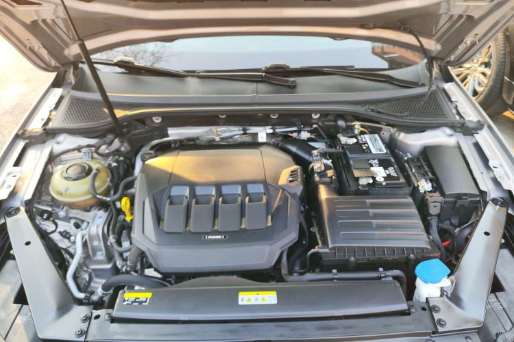 Used Volkswagen Magotan 2020 330TSI DSG Leading Model Engine Bay