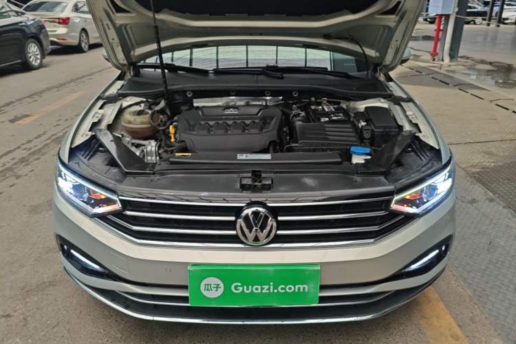 Used Volkswagen Magotan 2020 330TSI DSG Leading Model Engine Bay