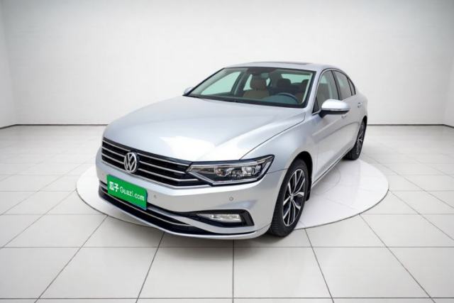 Ojetý Volkswagen Magotan 2020 330TSI DSG Leading Model