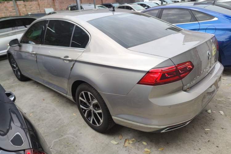 Used Volkswagen Magotan 2020 330TSI DSG Leading Model Exterior 2