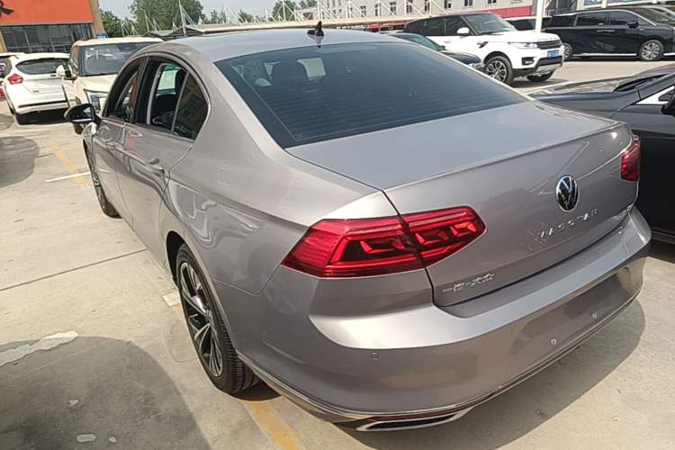 Used Volkswagen Magotan 2020 330TSI DSG Leading Model Exterior 2