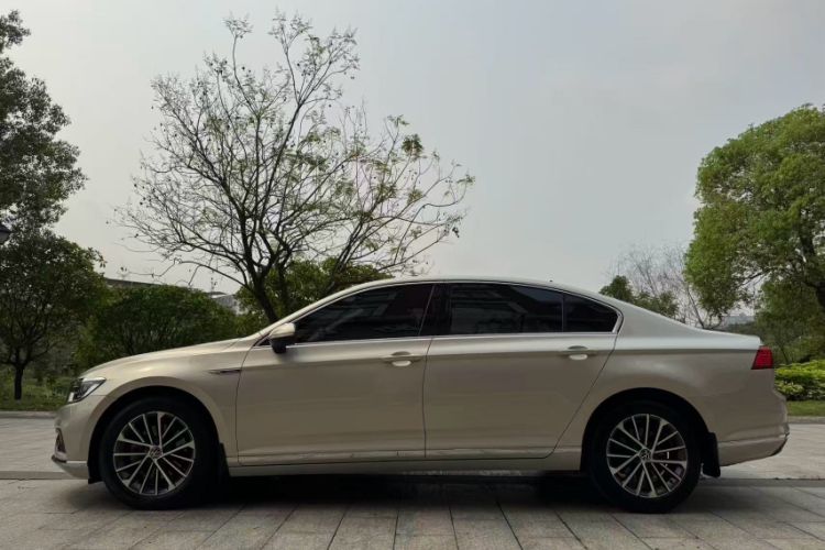 Used Volkswagen Magotan 2020 330TSI DSG Luxury Edition Exterior 3