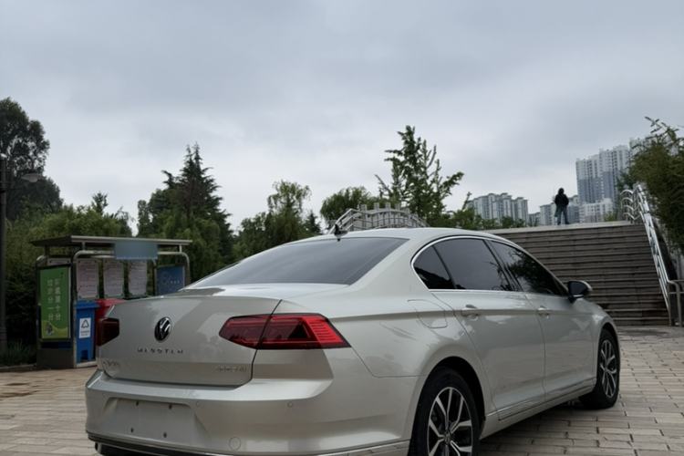 Used Volkswagen Magotan 2020 330TSI DSG Luxury Edition Exterior 4