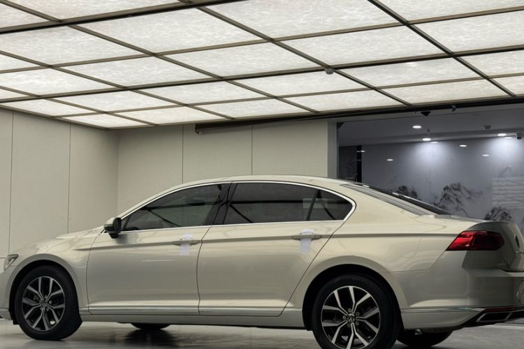 Used Volkswagen Magotan 2020 330TSI DSG Leading Model Exterior 4