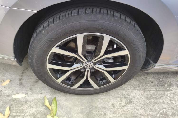 Used Volkswagen Magotan 2020 330TSI DSG Leading Model Exterior 5