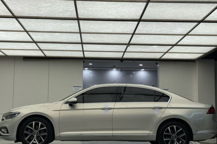 Used Volkswagen Magotan 2020 330TSI DSG Leading Model Exterior 5