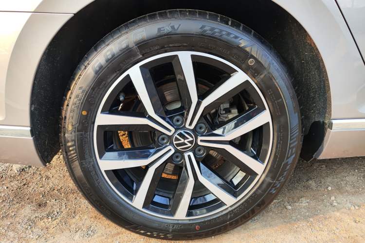 Used Volkswagen Magotan 2020 330TSI DSG Leading Model Exterior 5