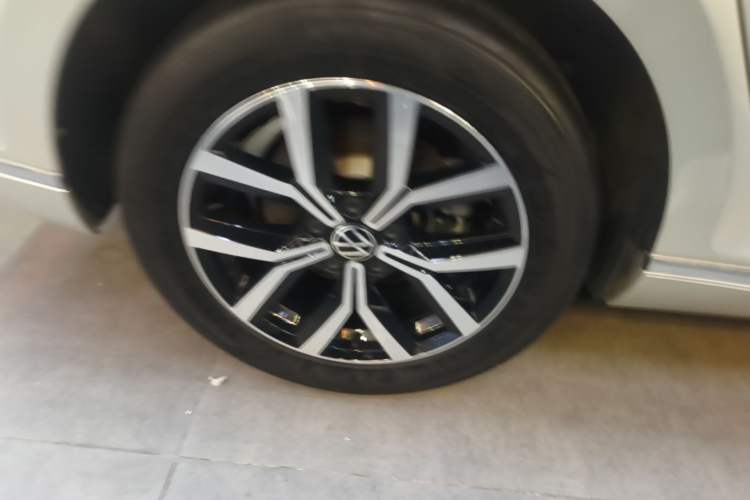 Used Volkswagen Magotan 2020 330TSI DSG Leading Model Exterior 5