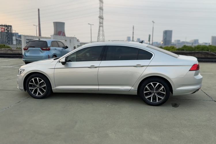 Used Volkswagen Magotan 2020 330TSI DSG Leading Model Exterior 5