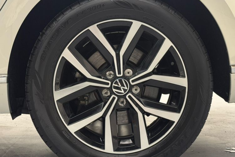 Used Volkswagen Magotan 2020 330TSI DSG Leading Model Exterior 9