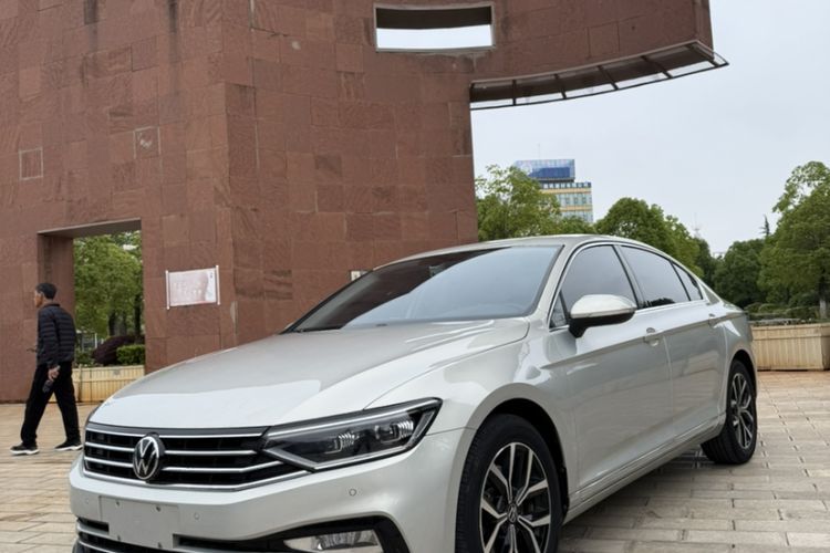 Used Volkswagen Magotan 2020 330TSI DSG Luxury Edition Guazi used car, China used car export, Used car for sale, Used Volkswagen cars, Cheapest cars for sale