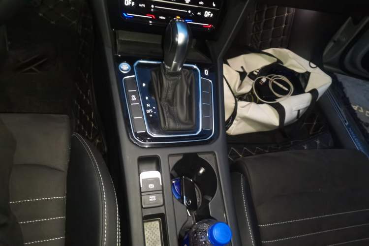 Used Volkswagen Magotan 2020 330TSI DSG Luxury Edition Gear Lever