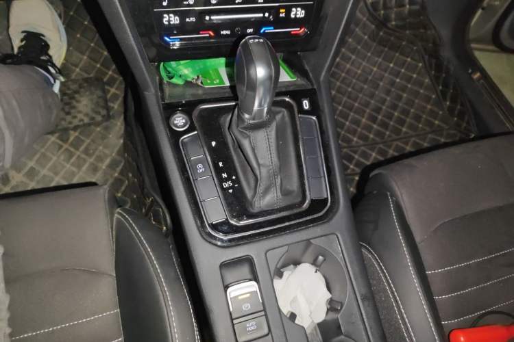 Used Volkswagen Magotan 2020 330TSI DSG Luxury Edition Gear Lever