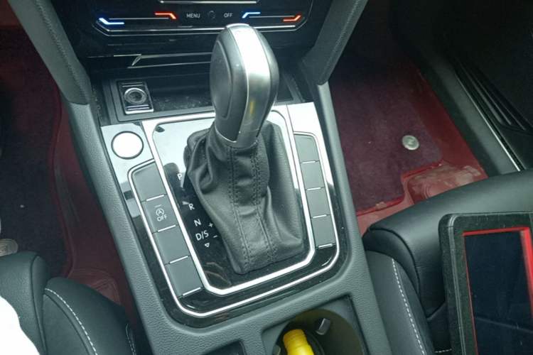 Used Volkswagen Magotan 2020 330TSI DSG Leading Model Gear Lever