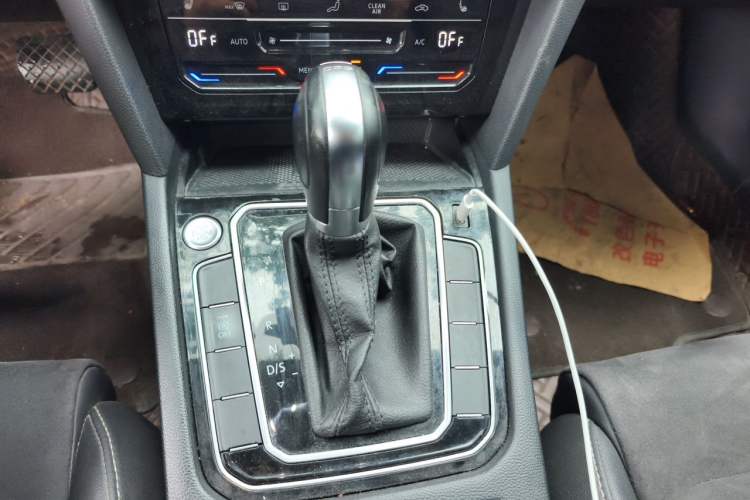 Used Volkswagen Magotan 2020 330TSI DSG Luxury Edition Gear Lever