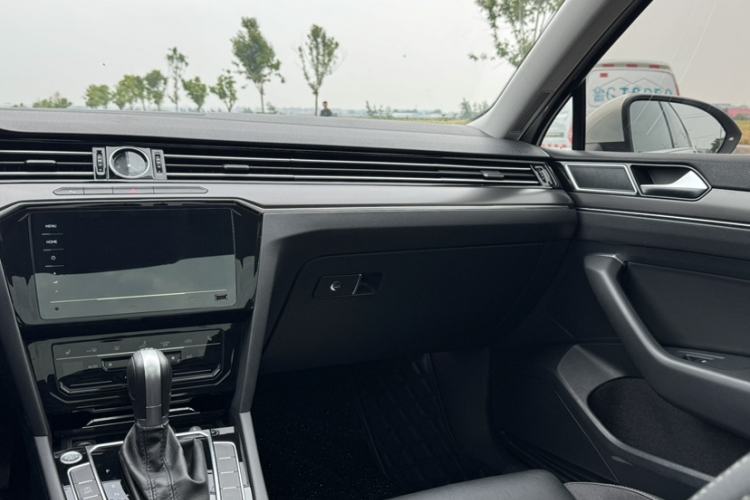 Used Volkswagen Magotan 2020 330TSI DSG Luxury Edition Interior 3