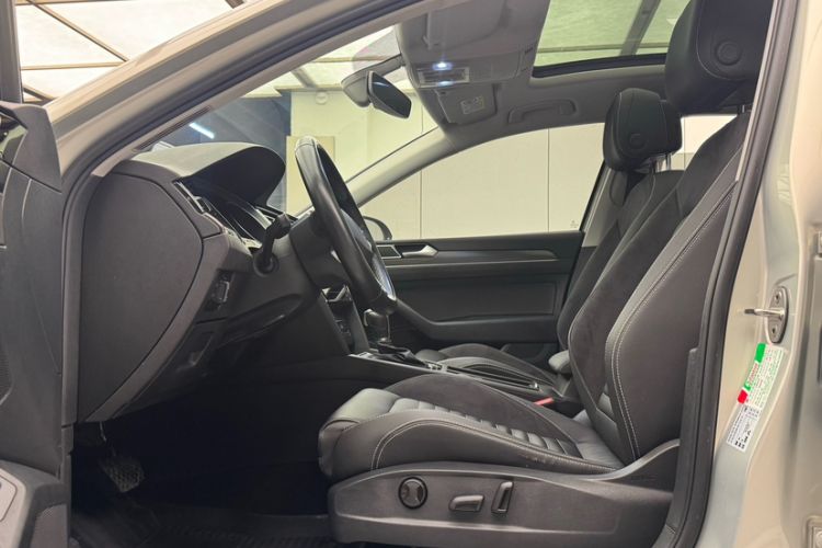 Used Volkswagen Magotan 2020 330TSI DSG Leading Model Interior 5