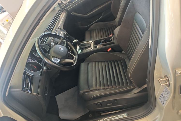 Used Volkswagen Magotan 2020 330TSI DSG Leading Model Left Front Seat