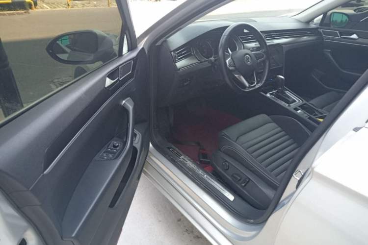 Used Volkswagen Magotan 2020 330TSI DSG Leading Model Left Front Seat