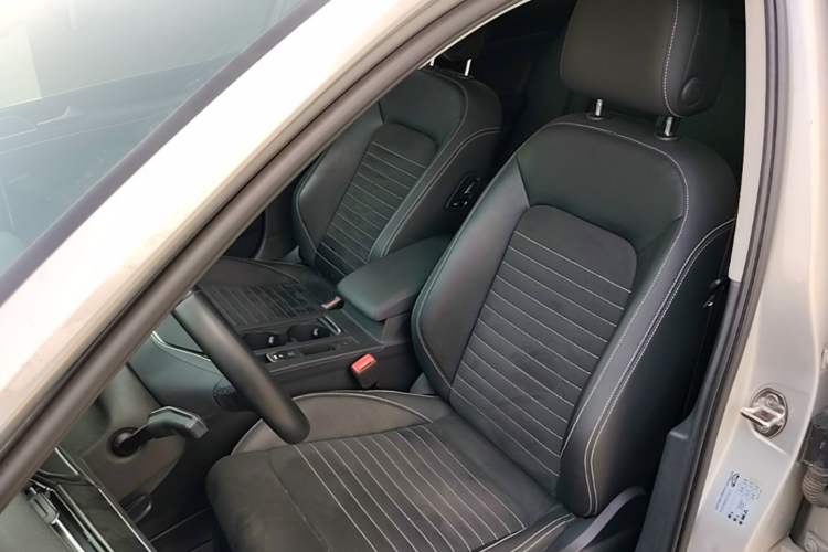 Used Volkswagen Magotan 2020 330TSI DSG Luxury Edition Left Front Seat