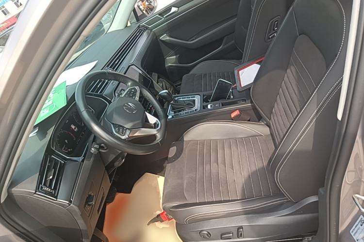 Used Volkswagen Magotan 2020 330TSI DSG Leading Model Left Front Seat