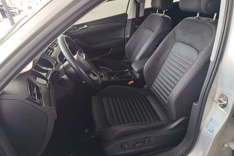 Used Volkswagen Magotan 2020 330TSI DSG Luxury Edition Left Front Seat