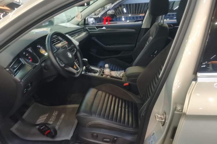 Used Volkswagen Magotan 2020 330TSI DSG Leading Model Left Front Seat