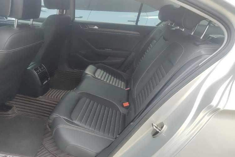 Used Volkswagen Magotan 2020 330TSI DSG Leading Model Left Rear Seat