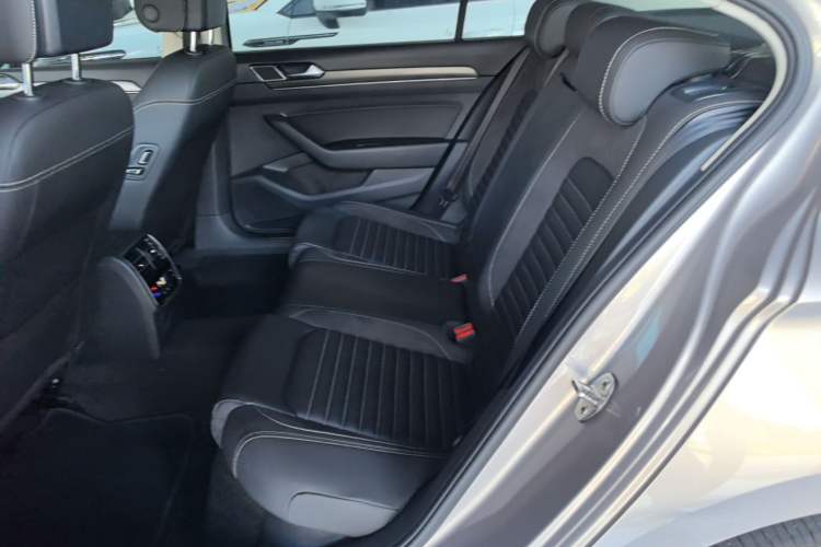 Used Volkswagen Magotan 2020 330TSI DSG Leading Model Left Rear Seat